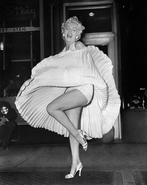 marilyn monroe kleid wind|The Flying Skirt: The story behind Marilyn Monroe ...